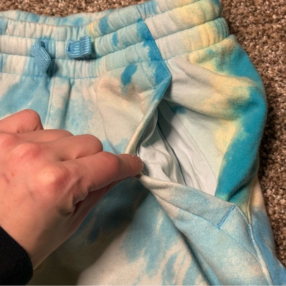 Nike Men’s Blue and Yellow Tie-Dye Shorts size M - Picture 5 of 11